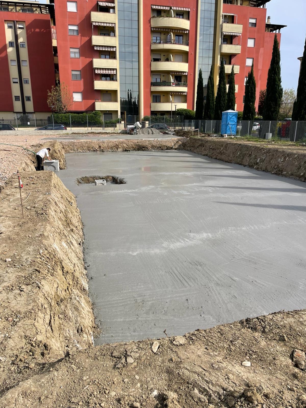 La nostra nuova sede, Il getto della platea di fondazione.