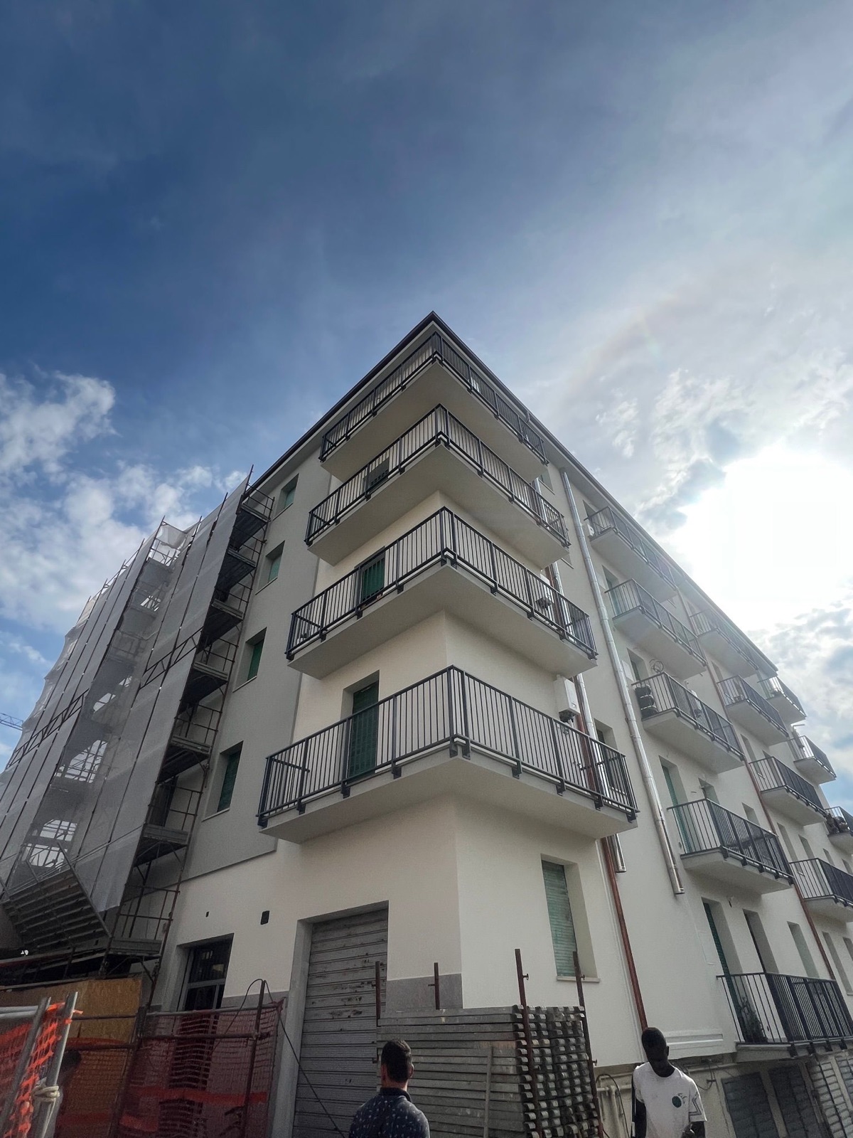 Cappotto termico e centrale termica di un condominio, Lo spigolo dell’edificio a lavori conclusi.