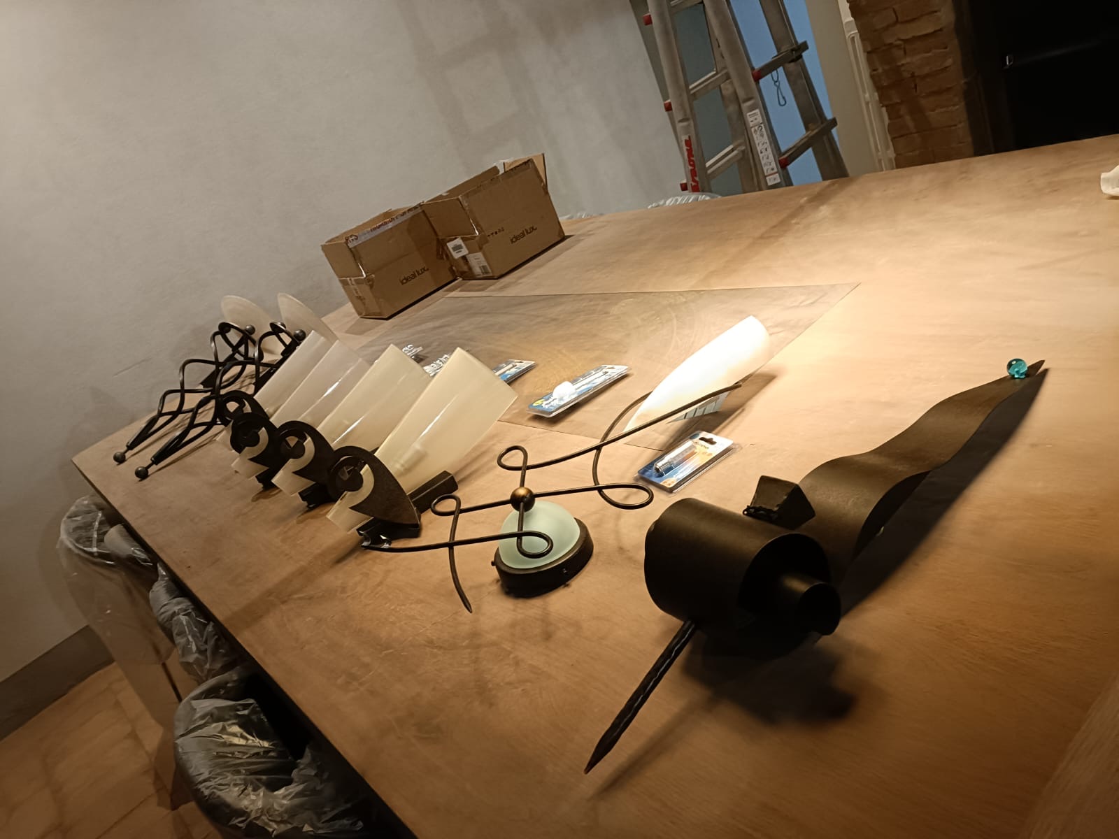 Coibentazione del sottotetto e rifacimento impianti di un fabbricato, Firenze