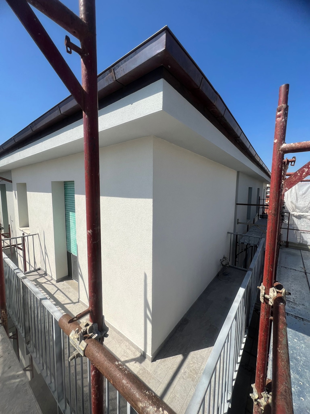 Efficientamento energetico di un condominio, Il dettaglio della nuova struttura d’ingresso.