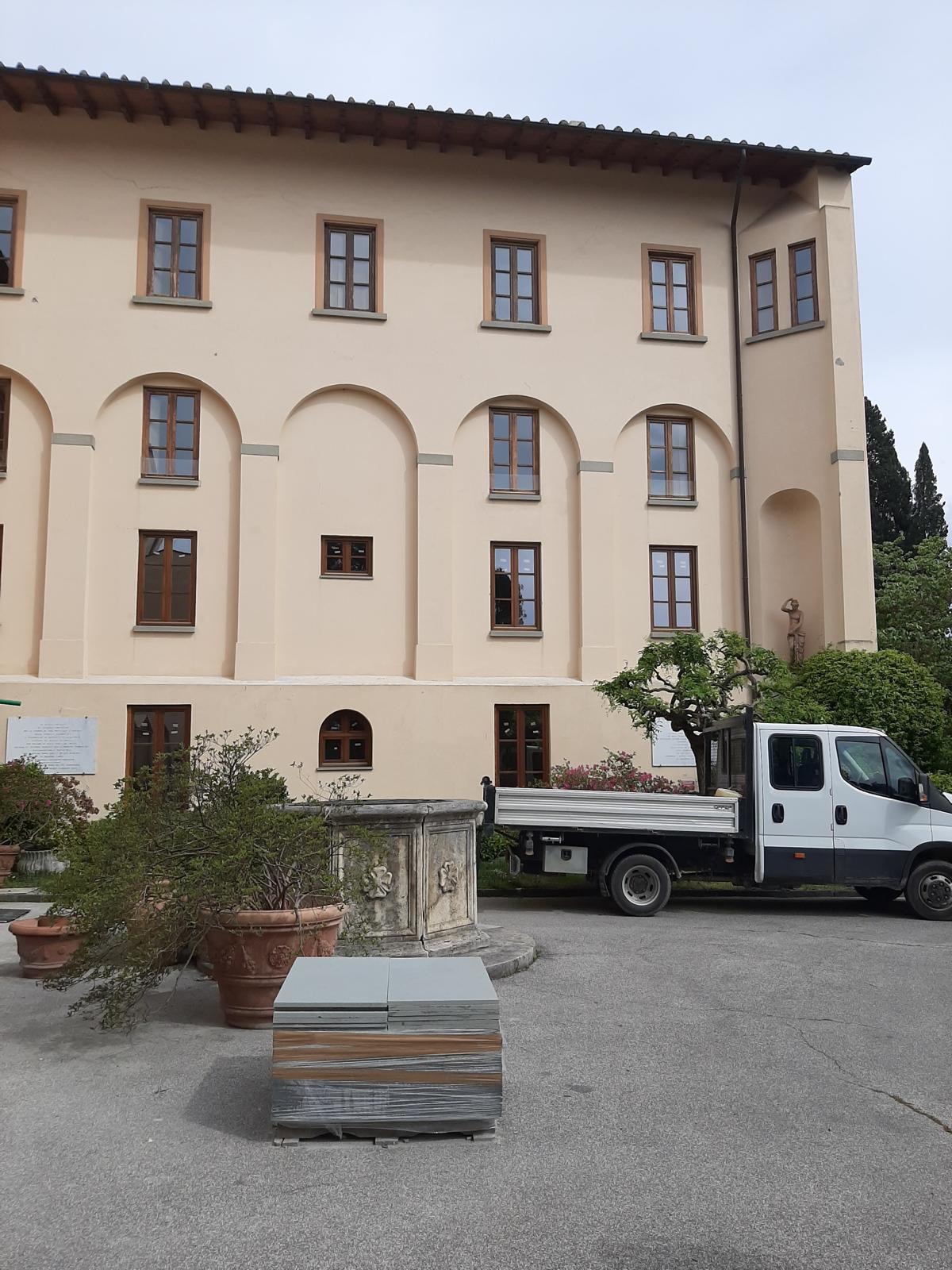 Recupero di un hotel storico, La facciata principale a lavori conclusi.