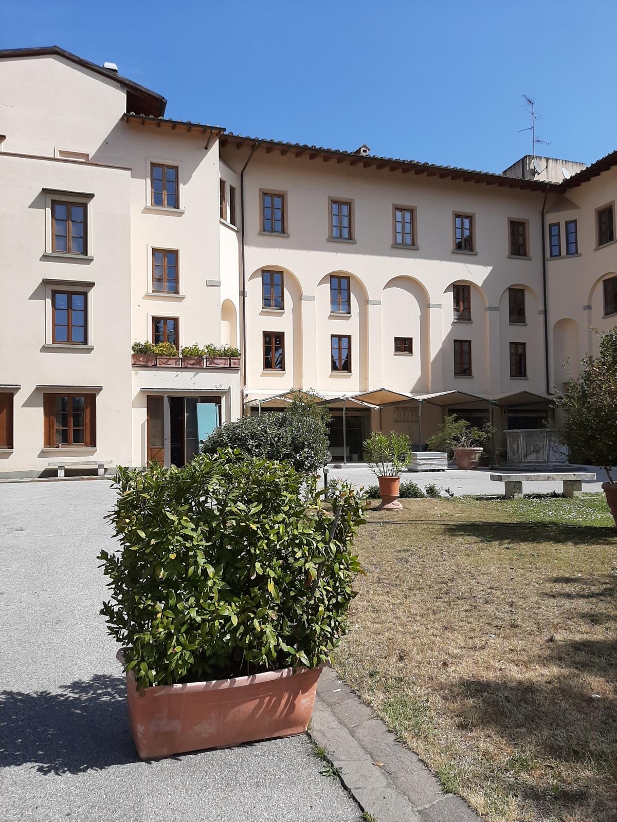 Recupero di un hotel storico, Il corpo di fabbrica affacciato sul parco.