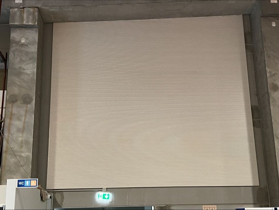 Pannelli fonoassorbenti in un palazzetto dello sport, Firenze