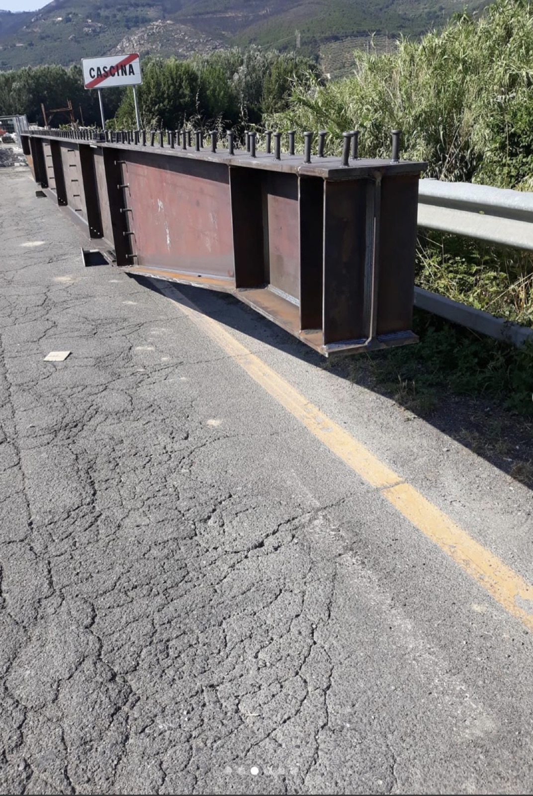Pavimento industriale e carpenteria sul ponte di Cascina, L’impalcato e le barriere.