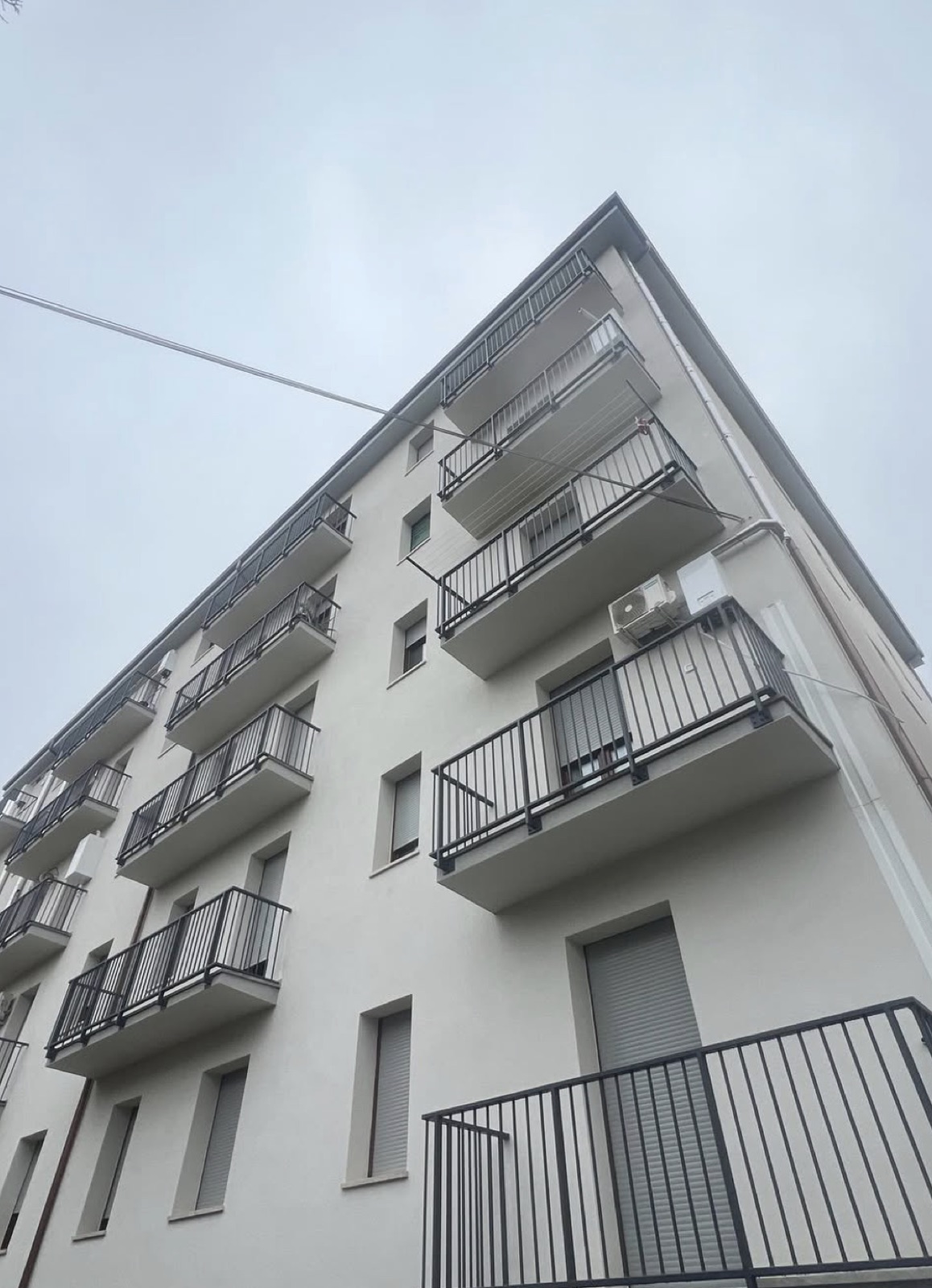 Efficientamento energetico di uno stabile condominiale, Il fronte interno dopo la riqualificazione.
